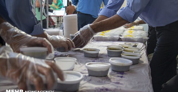 طبخ و توزیع ۵۰۰۰ پرس غذای گرم به مناسبت عید غدیر در گرمی