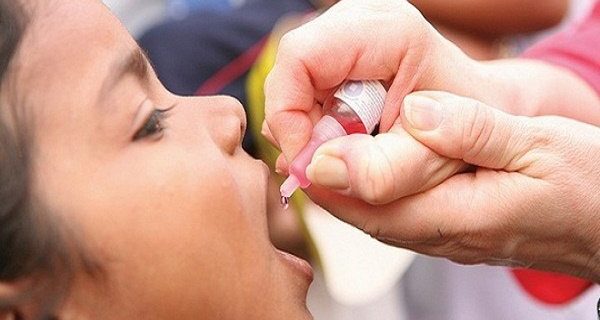 ایمن‌سازی کودکان زیر ۵ سال با قطره فلج اطفال اجرا شد