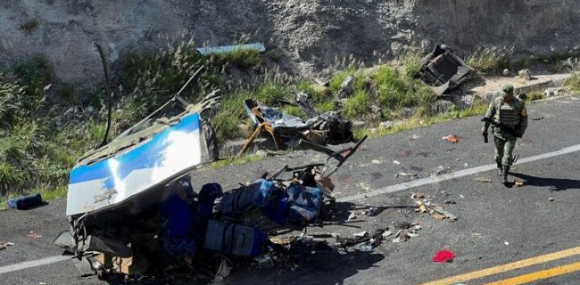 ۹ کشته و ۱۲ زخمی در تصادف جاده ای در مرکز مکزیک