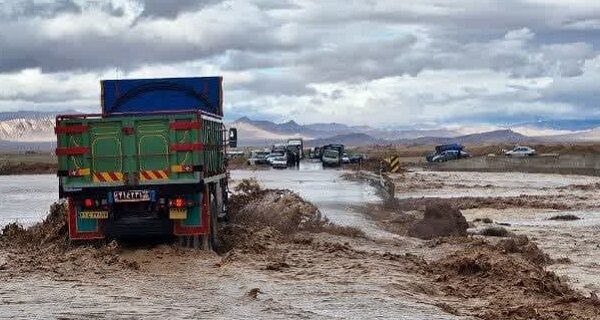 راهداران در حال بازگشایی مسیر میامی- جاجرم هستند